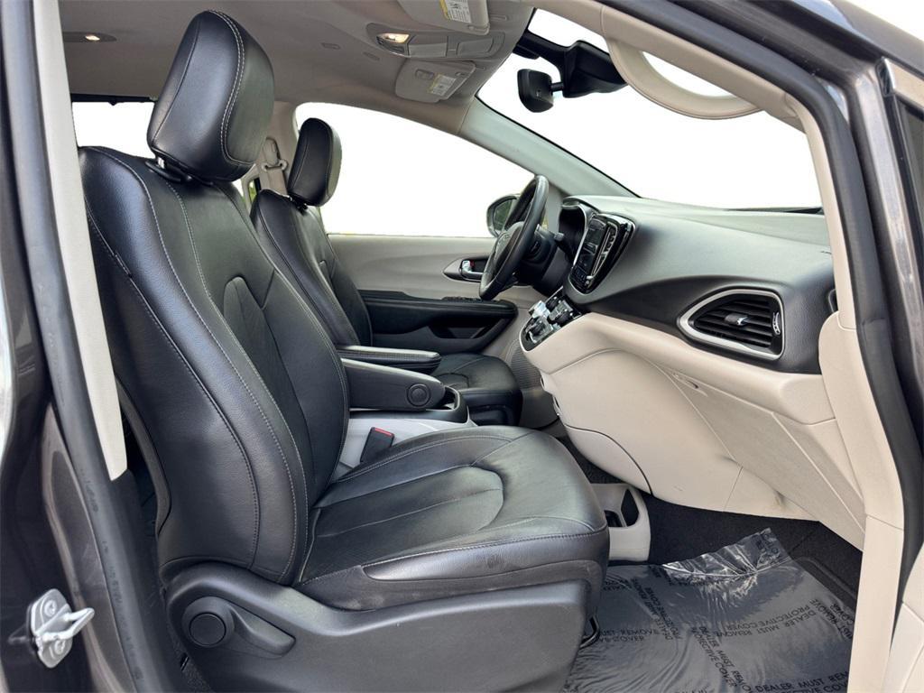 used 2022 Chrysler Pacifica car, priced at $18,168