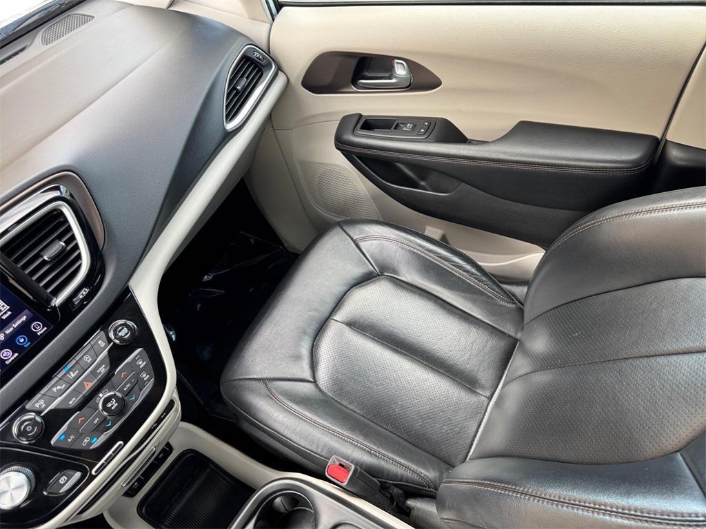 used 2018 Chrysler Pacifica car, priced at $8,239