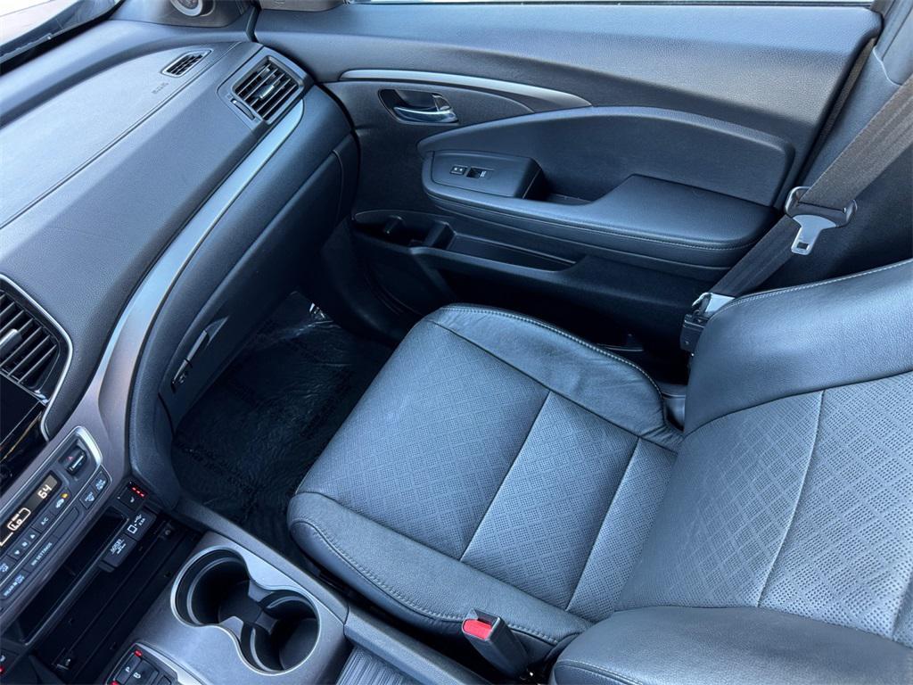 used 2021 Honda Passport car, priced at $21,871