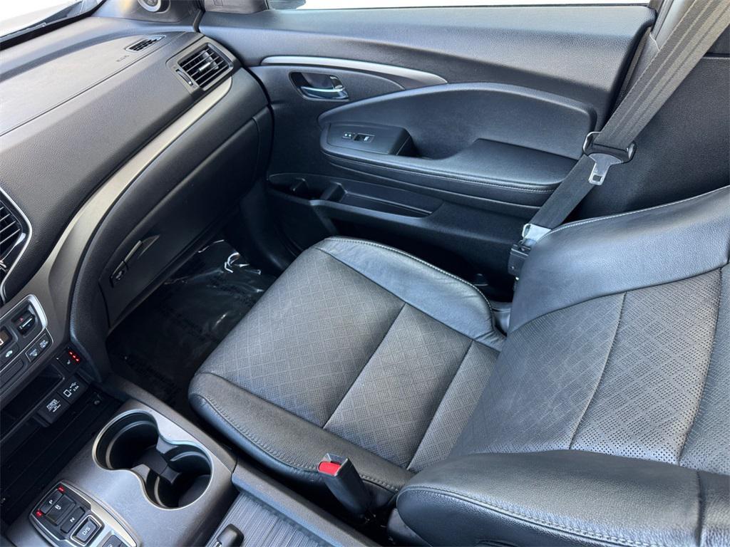 used 2021 Honda Passport car, priced at $21,944