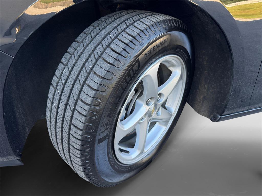 used 2018 Chevrolet Malibu car, priced at $14,523