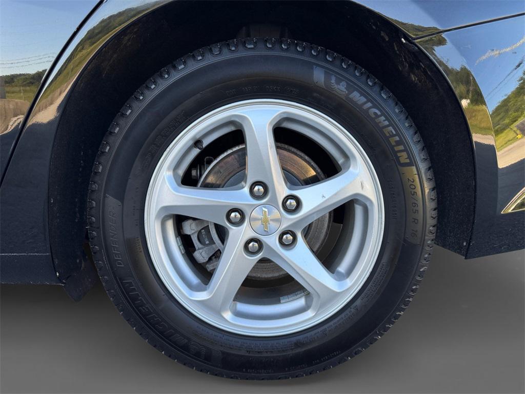 used 2018 Chevrolet Malibu car, priced at $14,523