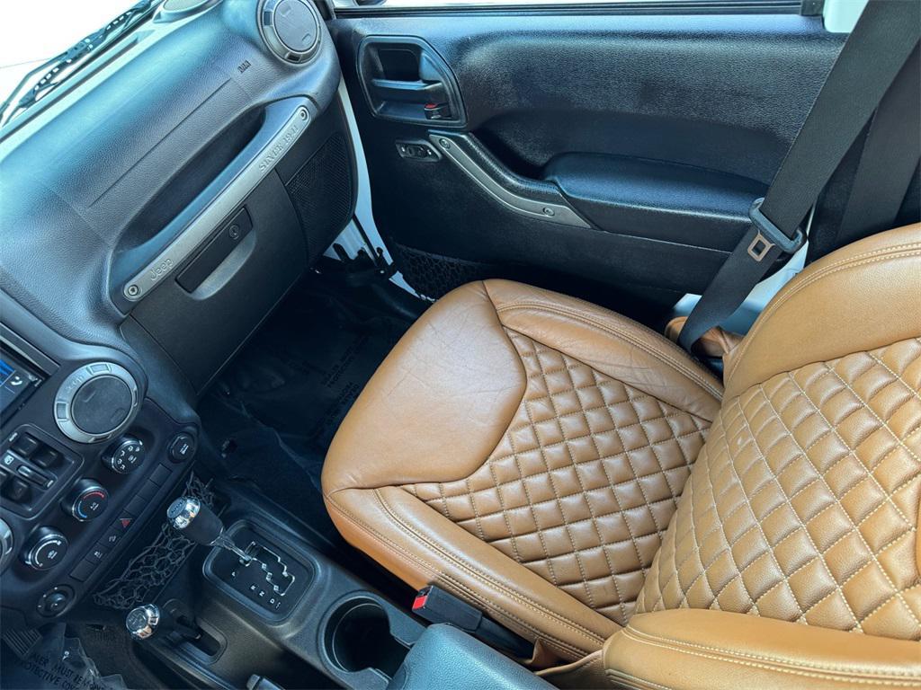 used 2015 Jeep Wrangler Unlimited car, priced at $20,922