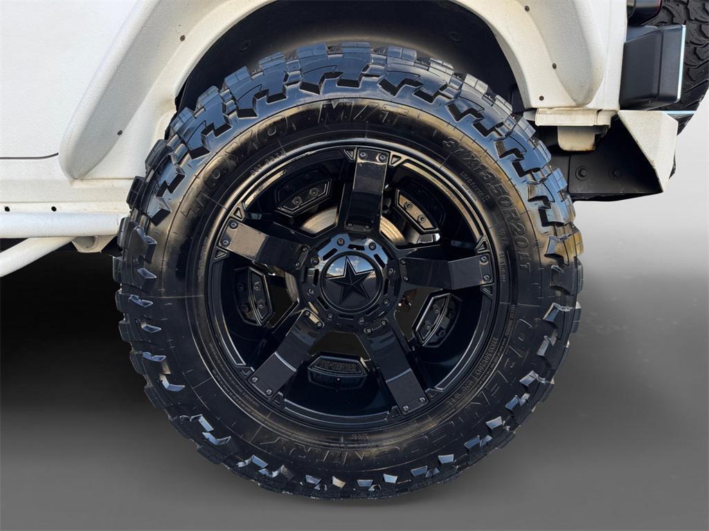 used 2015 Jeep Wrangler Unlimited car, priced at $20,922