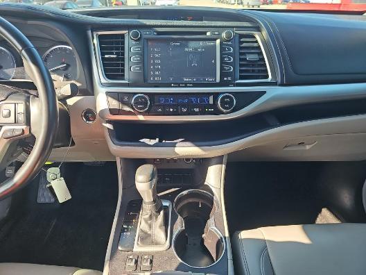 used 2019 Toyota Highlander car, priced at $24,983