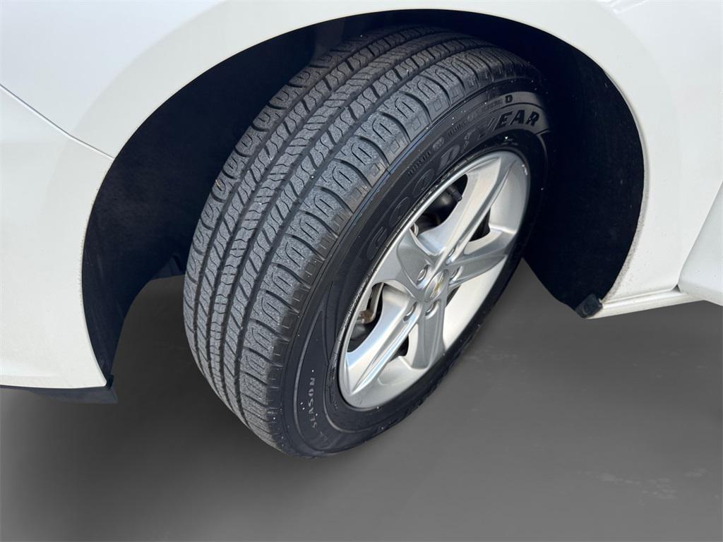 used 2021 Chevrolet Malibu car, priced at $14,386