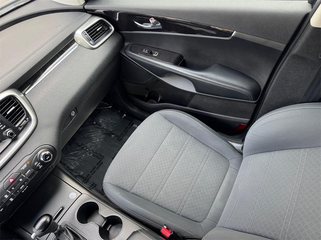 used 2018 Kia Sorento car, priced at $12,996