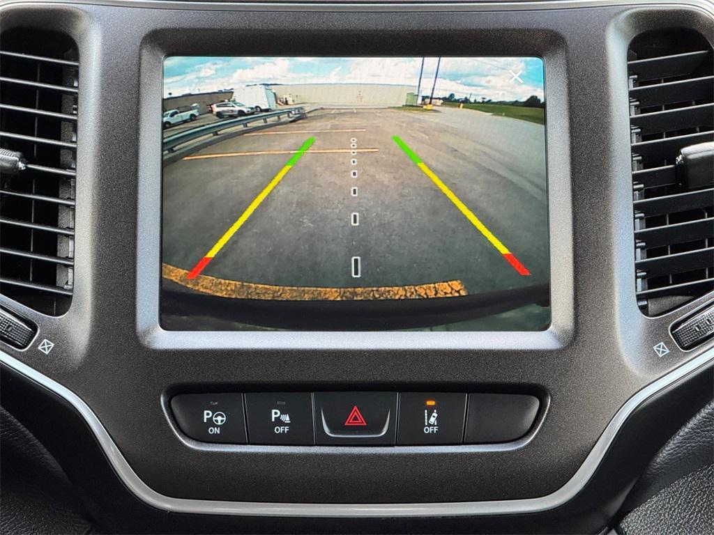 used 2019 Jeep Cherokee car, priced at $14,822
