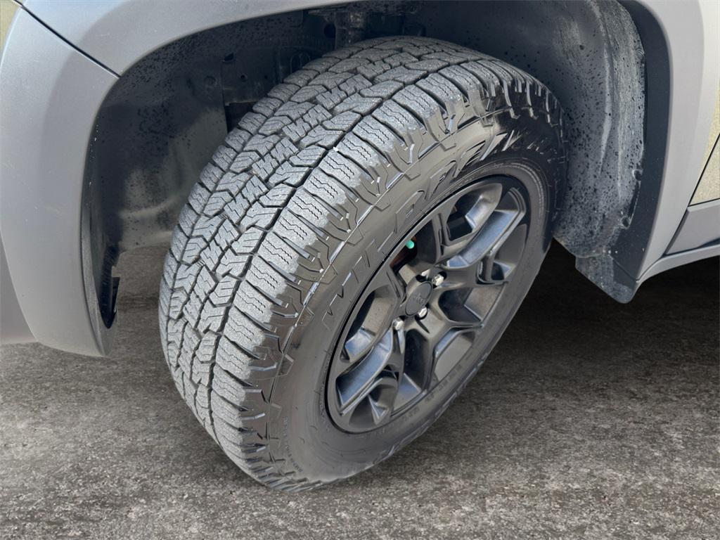used 2019 Jeep Cherokee car, priced at $14,822