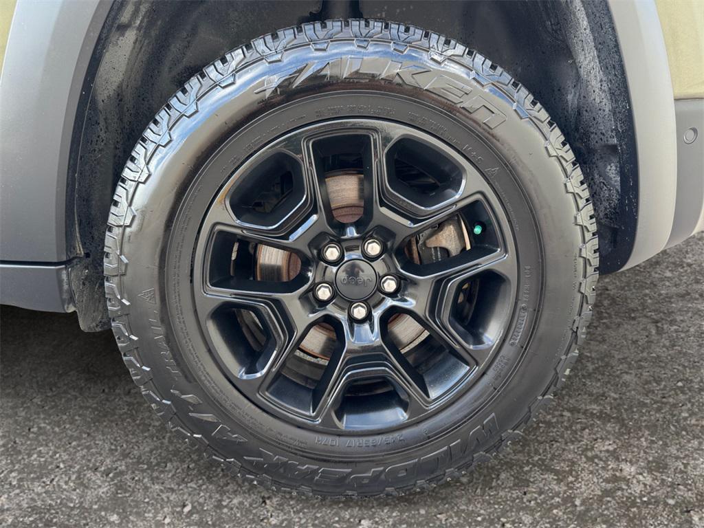 used 2019 Jeep Cherokee car, priced at $14,822