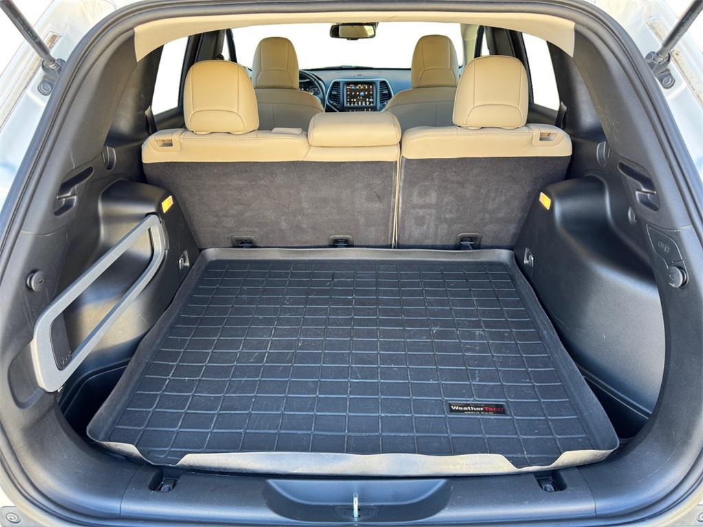 used 2017 Jeep Cherokee car, priced at $13,147