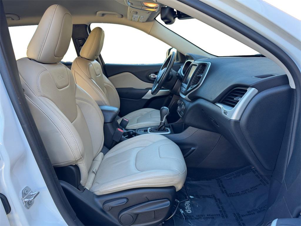 used 2017 Jeep Cherokee car, priced at $13,147