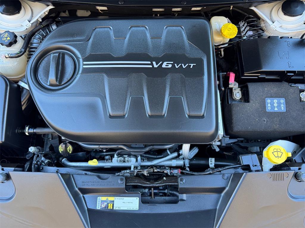 used 2017 Jeep Cherokee car, priced at $13,147