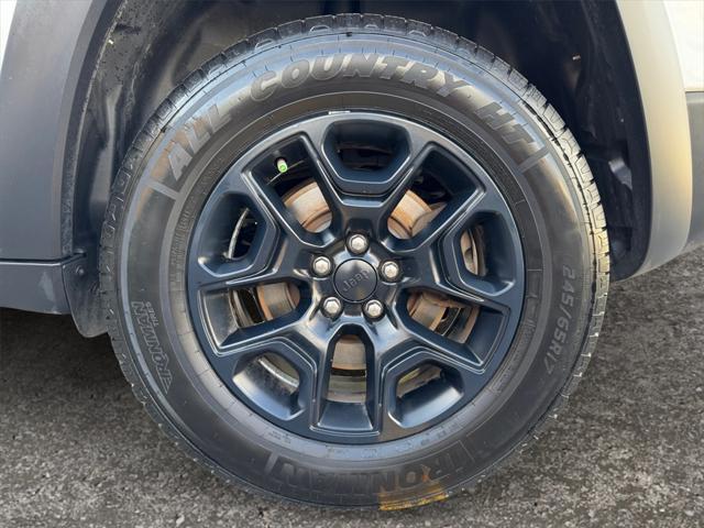 used 2020 Jeep Cherokee car, priced at $21,527