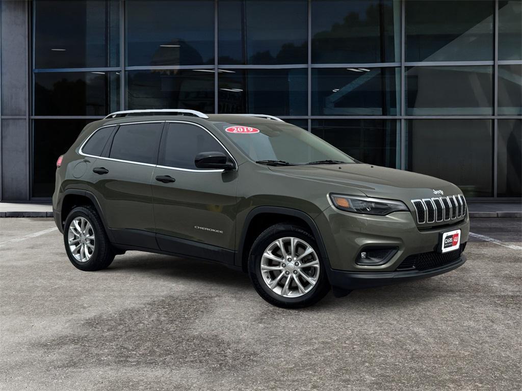 used 2019 Jeep Cherokee car, priced at $13,762