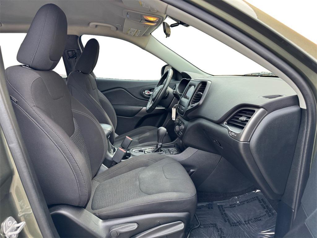 used 2019 Jeep Cherokee car, priced at $13,762