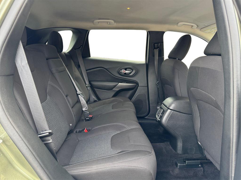 used 2019 Jeep Cherokee car, priced at $13,762