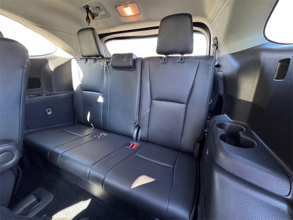 used 2020 Toyota Highlander car, priced at $27,144