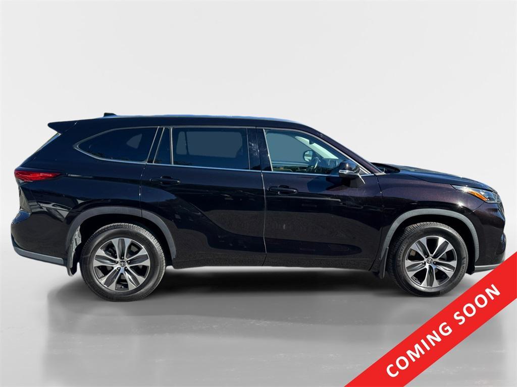 used 2020 Toyota Highlander car, priced at $27,144