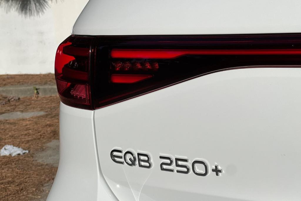 new 2024 Mercedes-Benz EQB 250 car, priced at $58,375