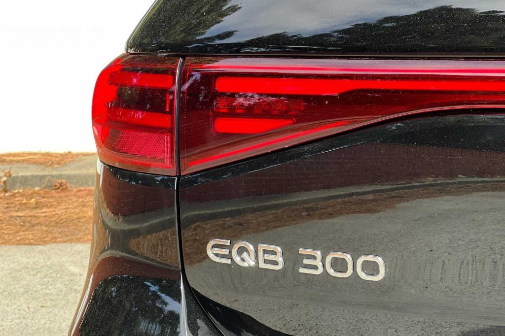 new 2024 Mercedes-Benz EQB 300 car, priced at $65,260