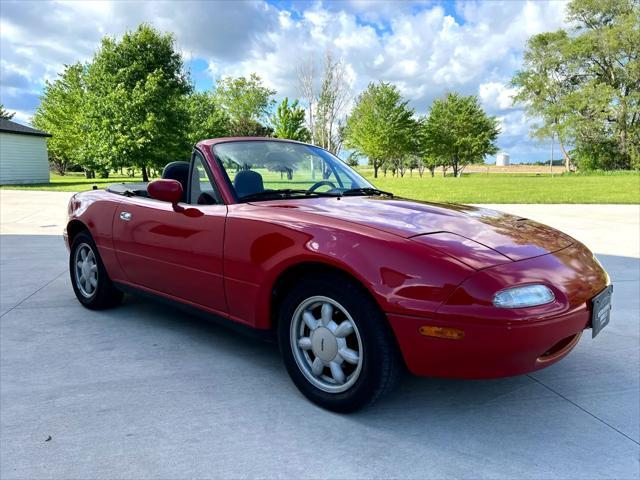 used 1992 Mazda MX-5 Miata car, priced at $6,900