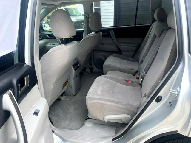 used 2008 Toyota Highlander car, priced at $9,900