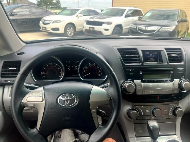 used 2008 Toyota Highlander car, priced at $9,900