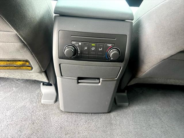 used 2008 Toyota Highlander car, priced at $9,900