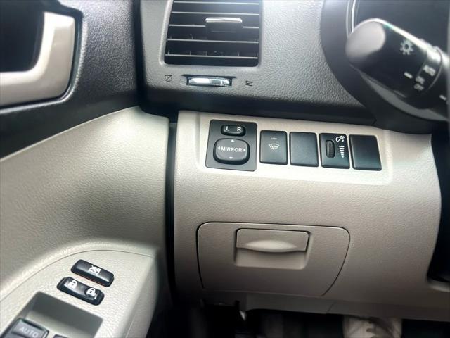 used 2008 Toyota Highlander car, priced at $9,900