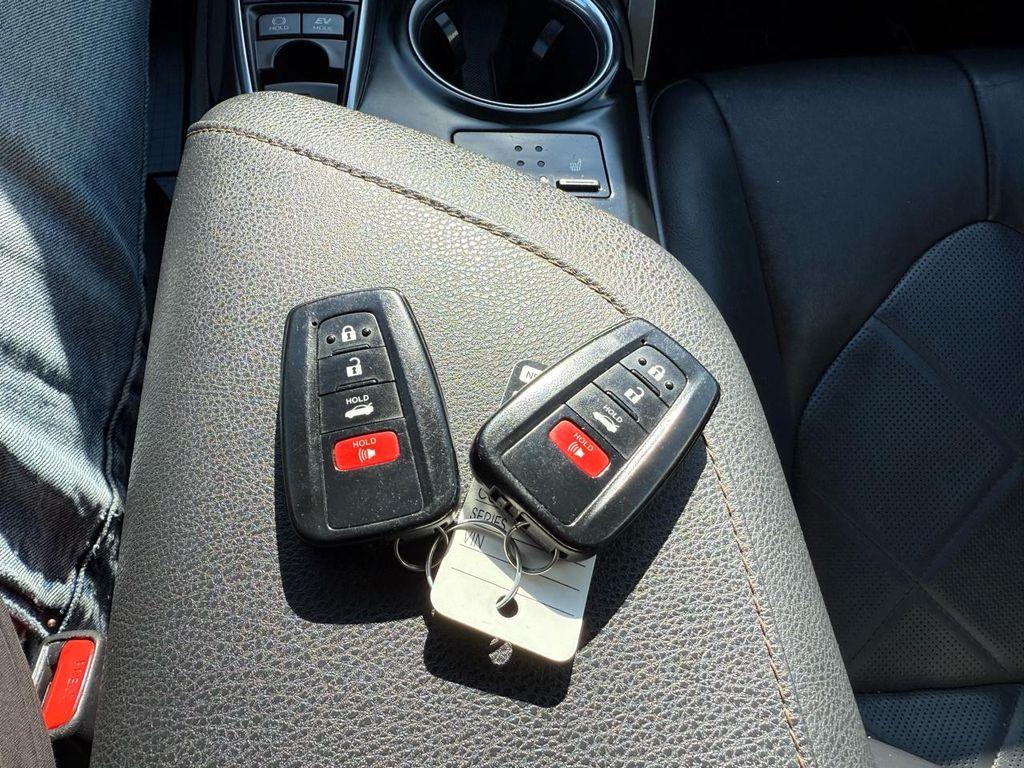 used 2019 Toyota Camry Hybrid car, priced at $13,900