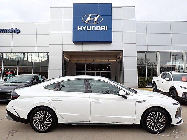 used 2024 Hyundai Sonata Hybrid car, priced at $29,956