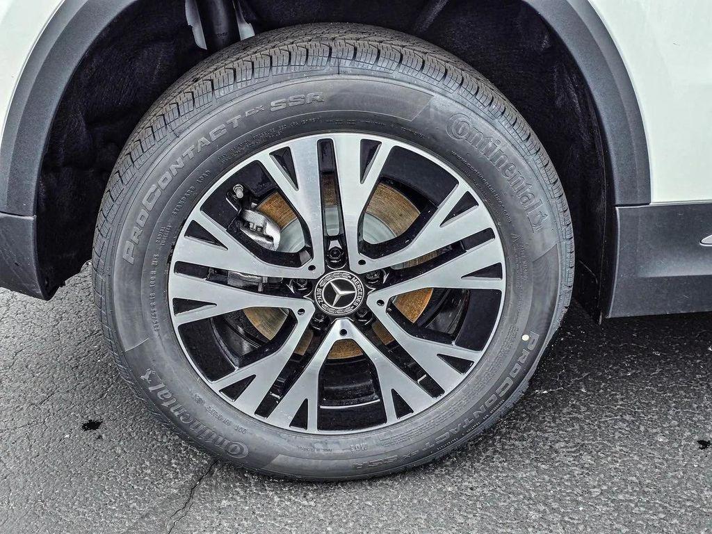 new 2025 Mercedes-Benz GLA 250 car, priced at $48,795