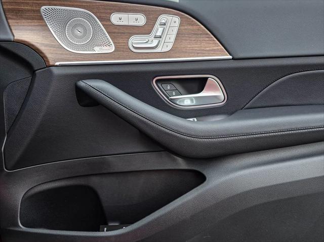 new 2025 Mercedes-Benz GLE 450 car, priced at $86,880