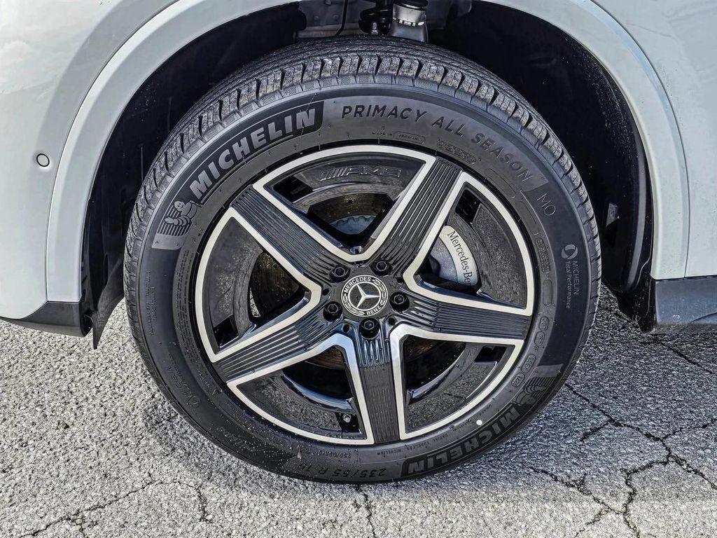 new 2025 Mercedes-Benz GLC 300 car, priced at $62,140