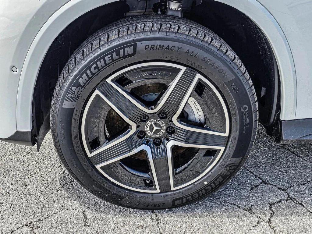 new 2025 Mercedes-Benz GLC 300 car, priced at $62,140