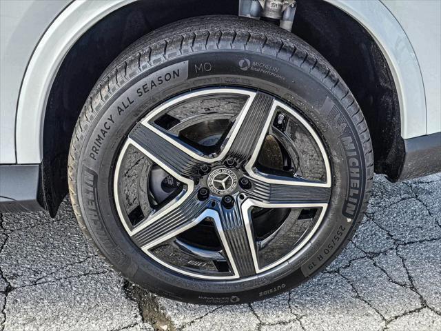 new 2025 Mercedes-Benz GLC 300 car, priced at $56,335