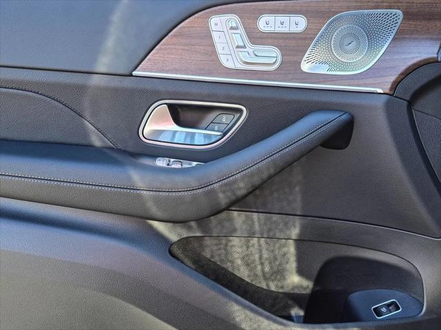 new 2025 Mercedes-Benz GLE 450 car, priced at $81,245