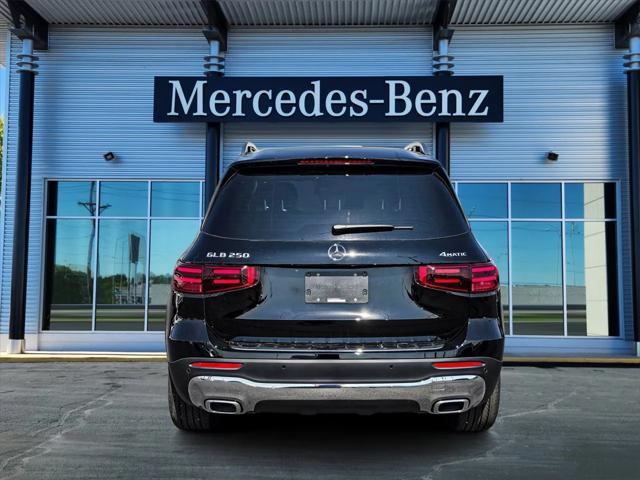 new 2024 Mercedes-Benz GLB 250 car, priced at $53,815