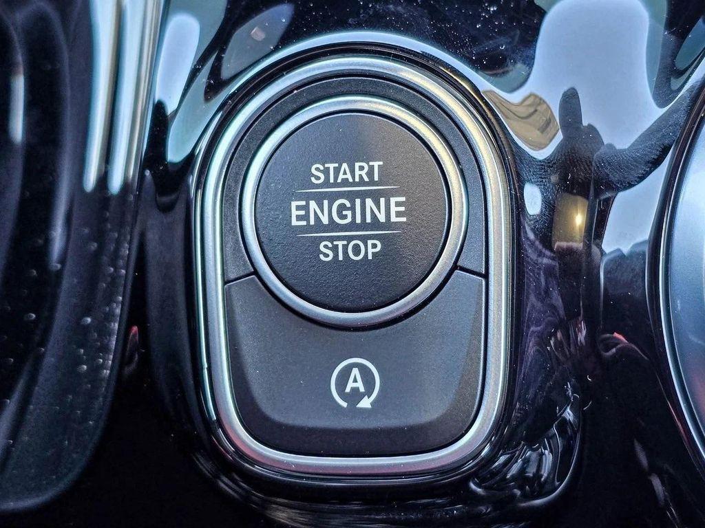 new 2025 Mercedes-Benz GLA 250 car, priced at $38,092