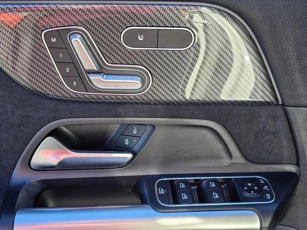 new 2025 Mercedes-Benz GLA 250 car, priced at $38,092