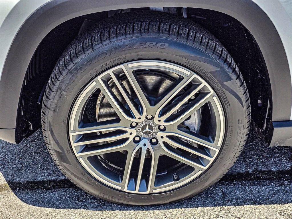 new 2025 Mercedes-Benz GLS 450 car, priced at $96,905