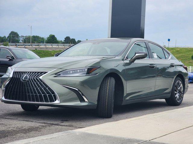 new 2025 Lexus ES 300h car, priced at $53,856