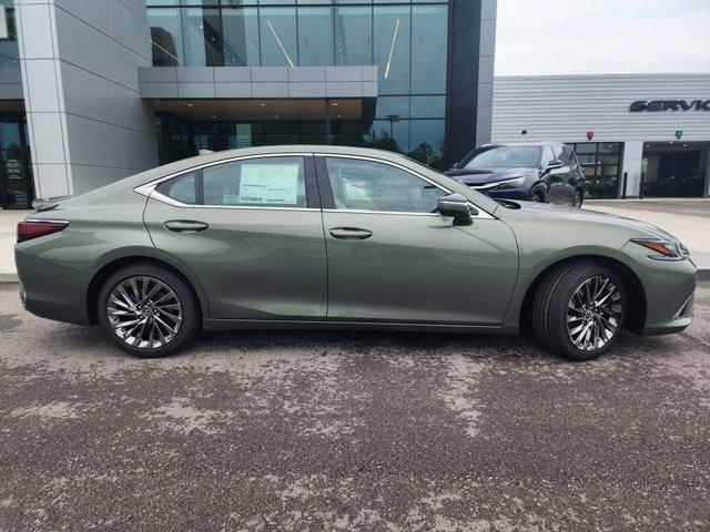 new 2025 Lexus ES 300h car, priced at $53,856