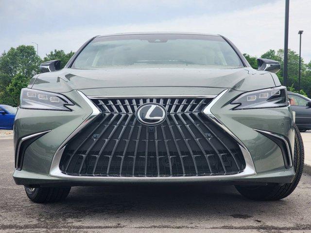 new 2025 Lexus ES 300h car, priced at $53,856