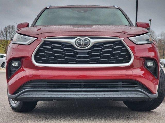 used 2021 Toyota Highlander car, priced at $29,964