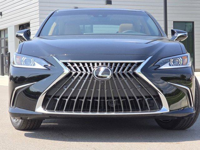new 2025 Lexus ES 300h car, priced at $50,748