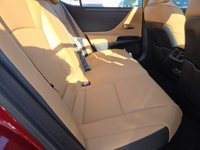 new 2025 Lexus ES 300h car, priced at $49,827