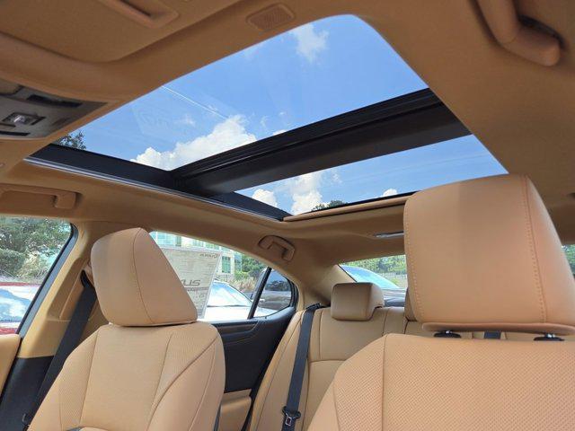 new 2025 Lexus ES 350 car, priced at $48,887