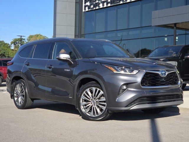 used 2021 Toyota Highlander Hybrid car, priced at $30,428